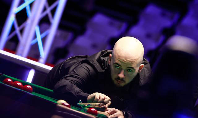 以压倒性的 以压倒性的