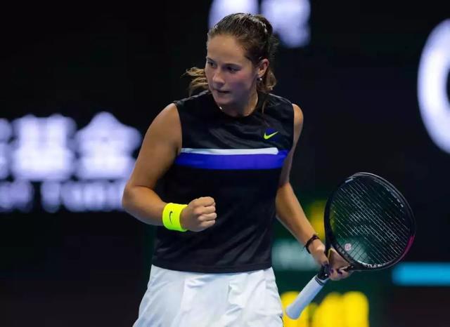 凯利出生于 凯利出生于