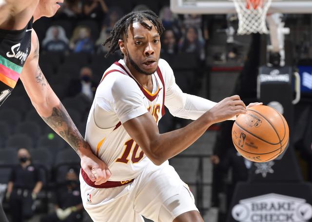 制造错位 制造错位